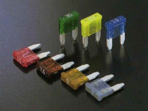 汽車(chē)保險(xiǎn)絲夾